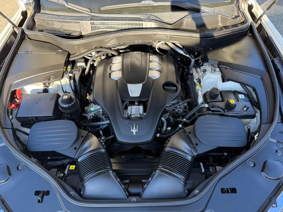 2017 Maserati Levante - Image 7 of 16