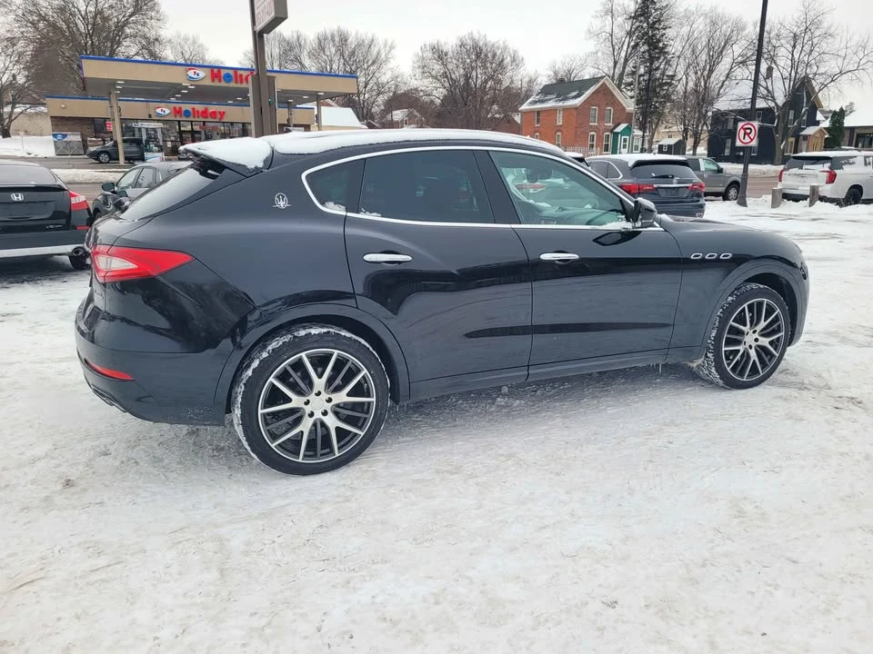 2017 Maserati Levante - Image 4 of 19