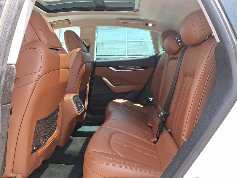 2017 Maserati Levante - Image 9 of 10