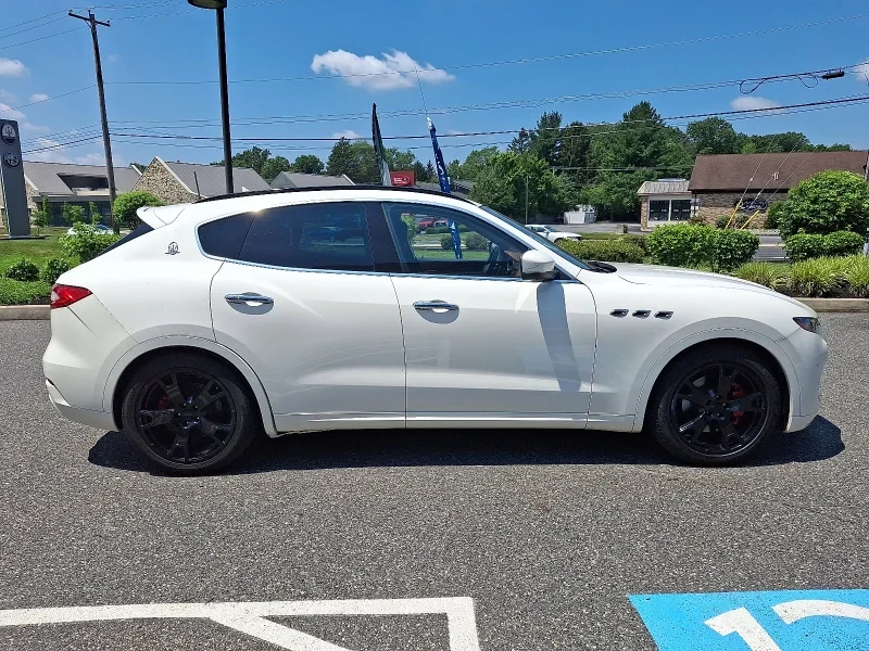 2017 Maserati Levante - Image 6 of 10