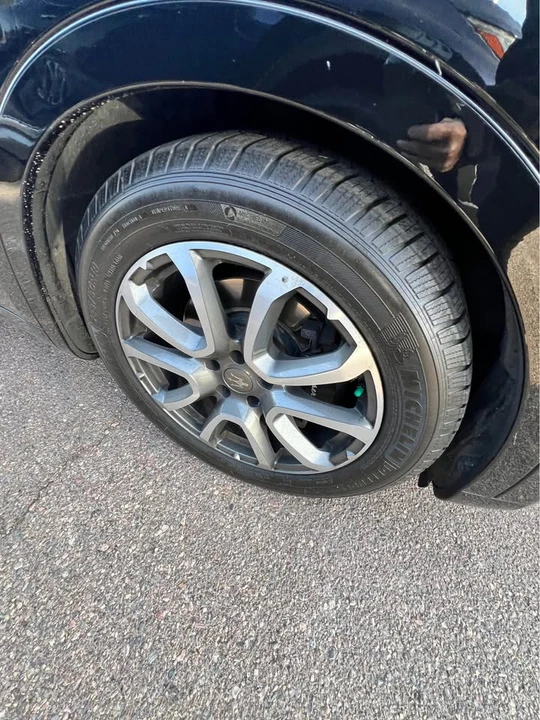 2017 Maserati Levante - Image 3 of 8