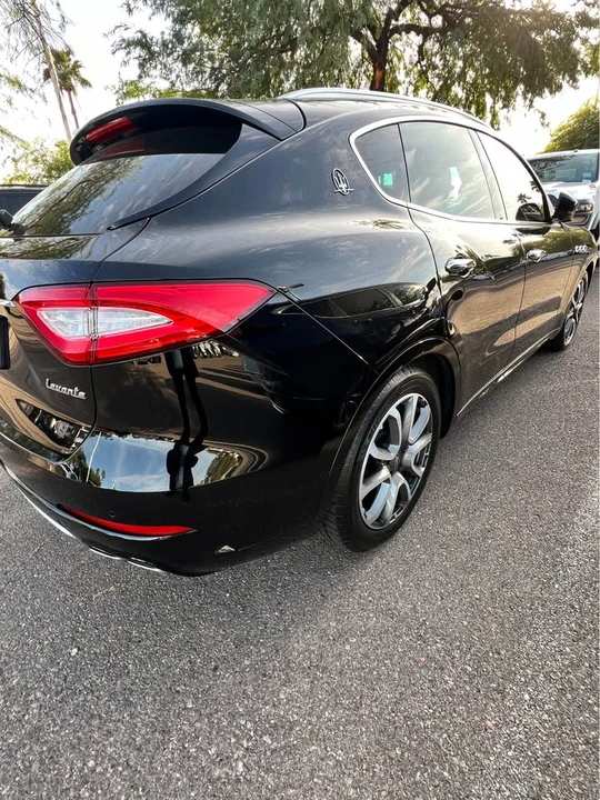 2017 Maserati Levante - Image 5 of 8