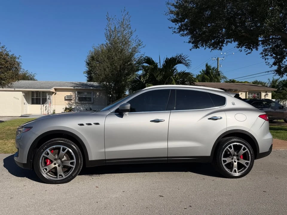 2017 Maserati Levante - Image 3 of 10