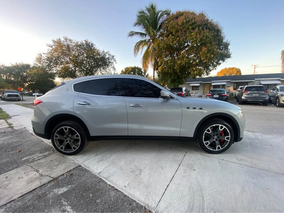 2017 Maserati Levante - Image 4 of 10