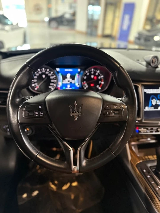 2017 Maserati Levante - Image 7 of 11