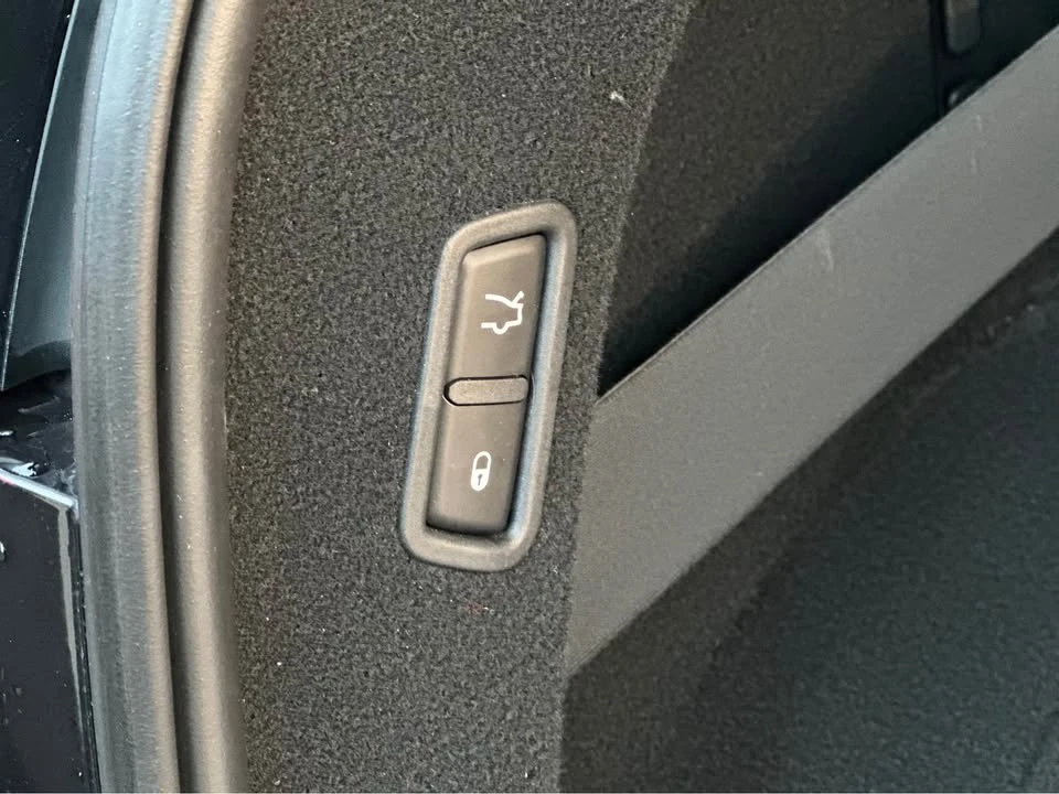 2017 Maserati Levante - Image 14 of 17