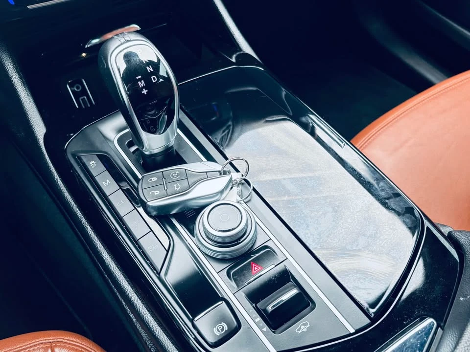 2017 Maserati Levante - Image 18 of 19