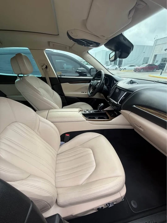 2017 Maserati Levante - Image 5 of 6