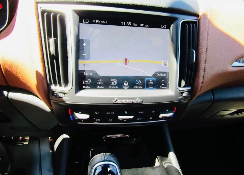 2017 Maserati Levante - Image 6 of 9