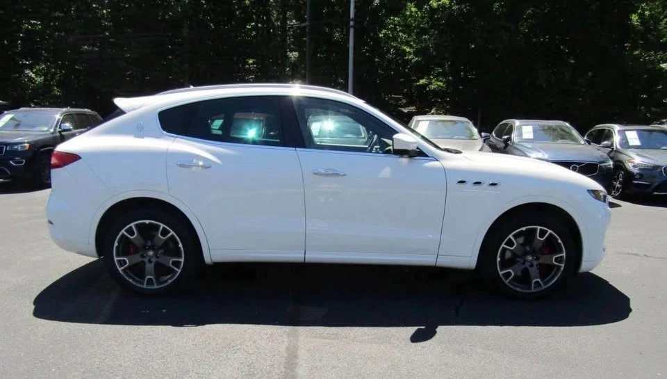2017 Maserati Levante - Image 8 of 9