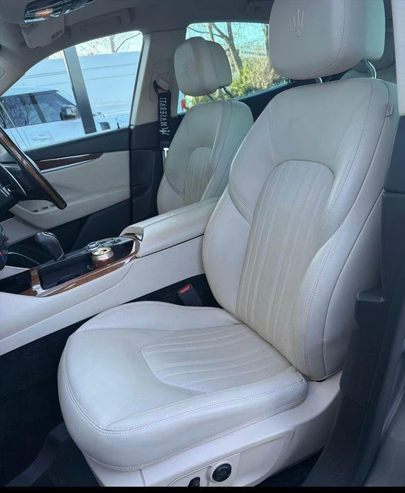 2017 Maserati Levante - Image 2 of 2