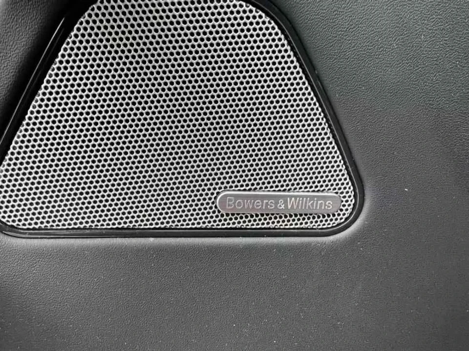 2017 Maserati Levante - Image 2 of 12