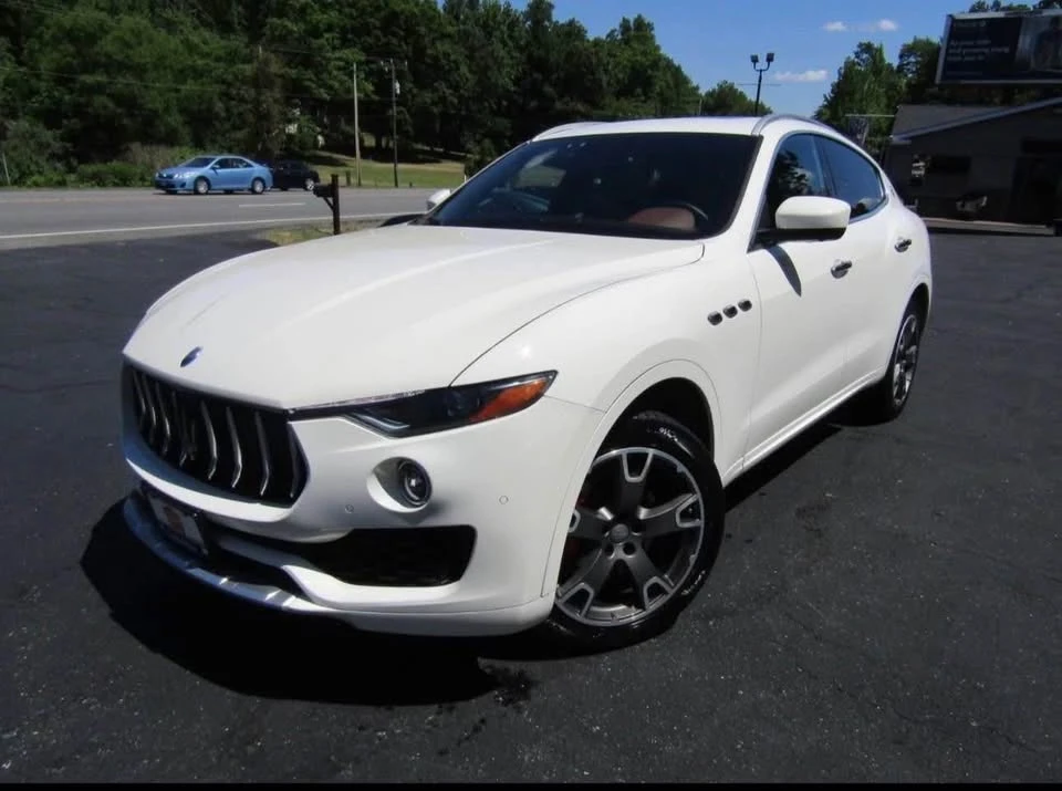 2017 Maserati Levante - Image 9 of 9