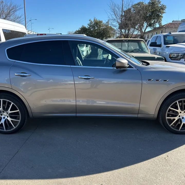 2017 Maserati Levante - Image 6 of 19