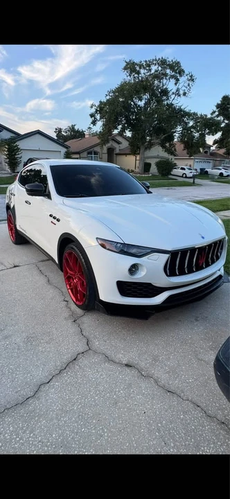 2017 Maserati Levante - Image 3 of 4