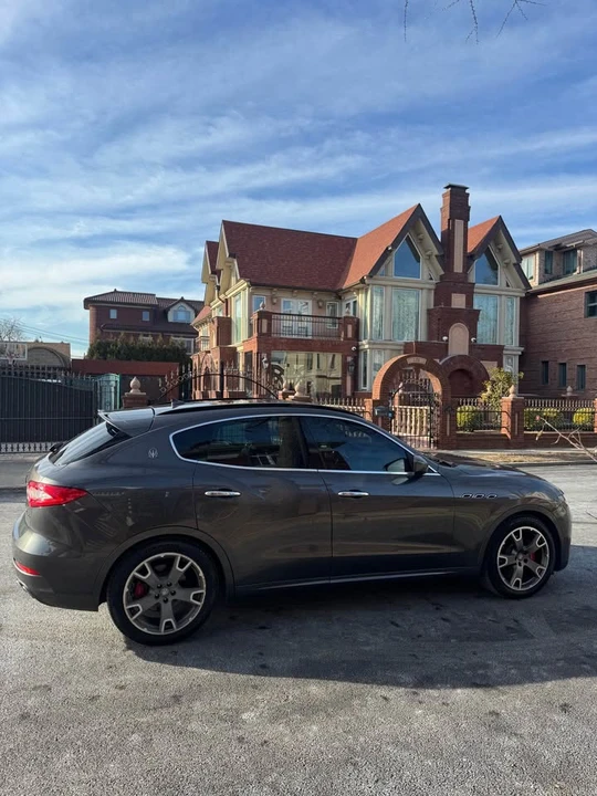 2017 Maserati Levante - Image 5 of 20