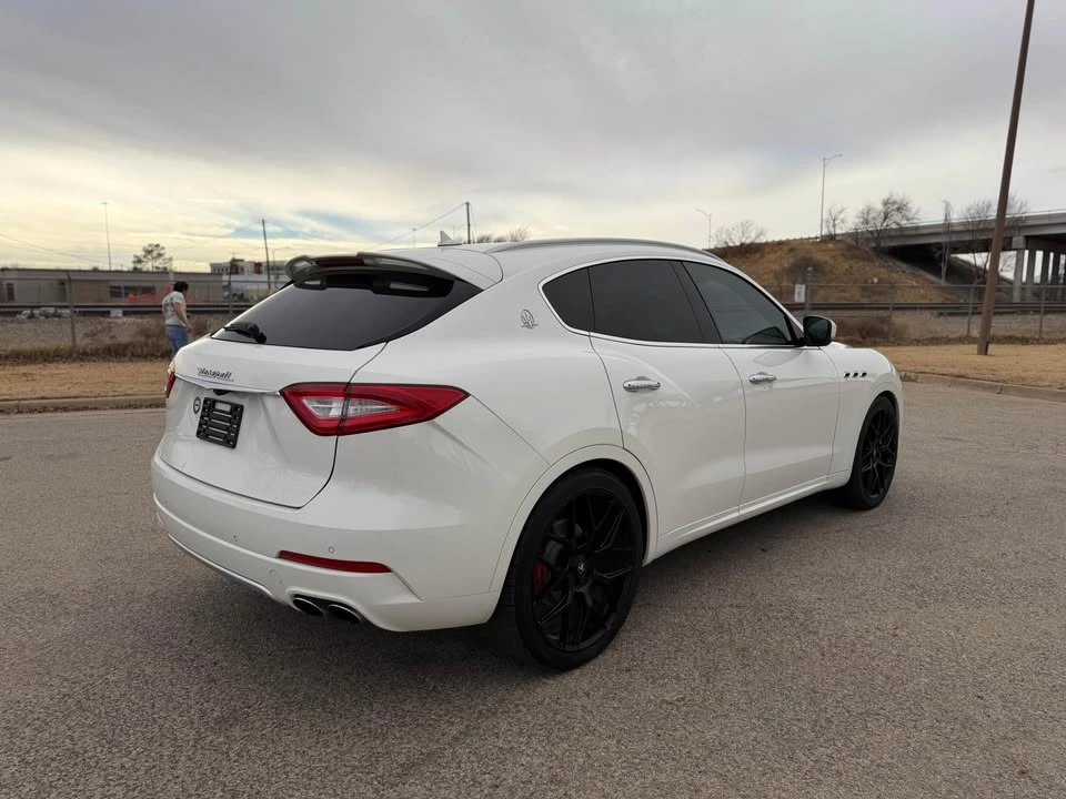 2017 Maserati Levante - Image 4 of 16