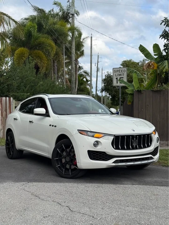 2017 Maserati Levante - Image 3 of 12