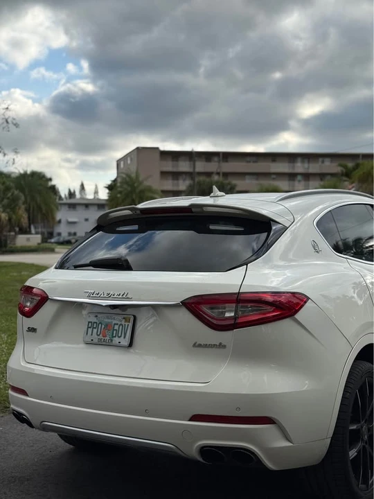 2017 Maserati Levante - Image 6 of 12