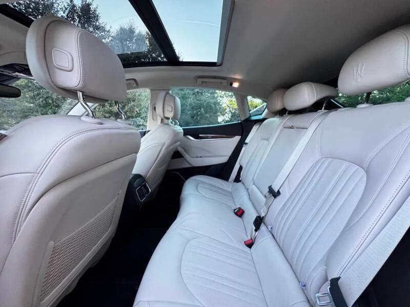 2017 Maserati Levante - Image 11 of 18