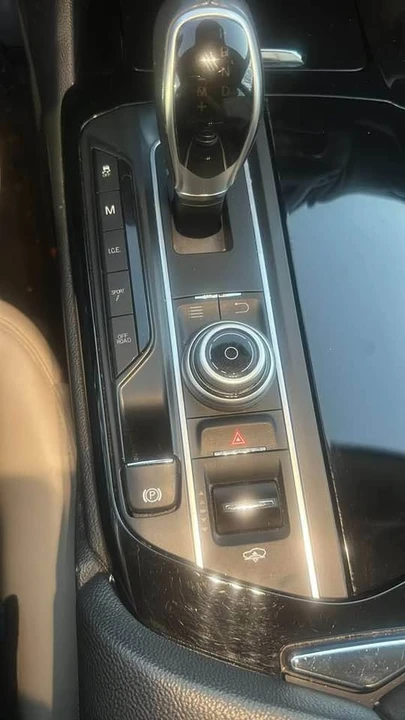 2017 Maserati Levante - Image 16 of 16