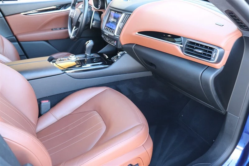 2017 Maserati Levante - Image 11 of 20