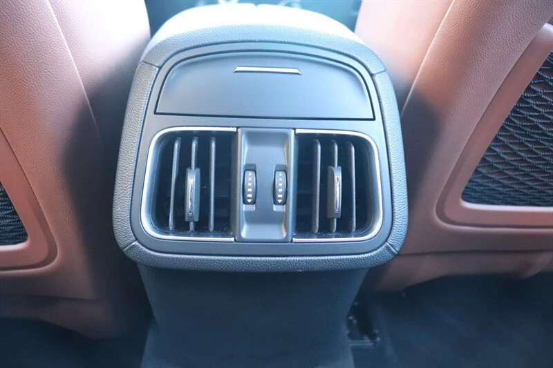 2017 Maserati Levante - Image 16 of 20