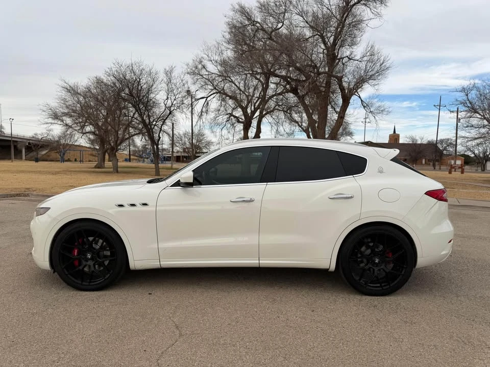 2017 Maserati Levante - Image 7 of 16