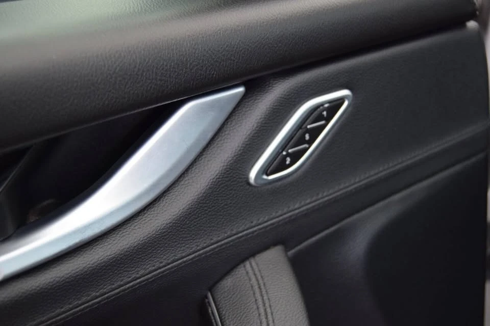 2017 Maserati Levante - Image 11 of 20