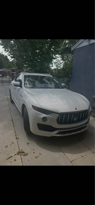 2017 Maserati Levante - Image 2 of 7