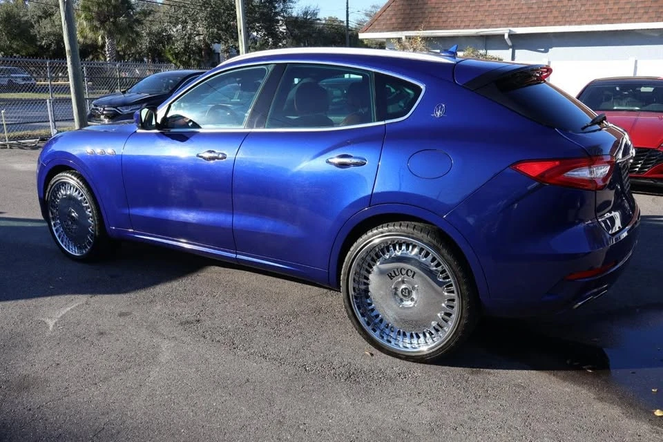 2017 Maserati Levante - Image 5 of 19