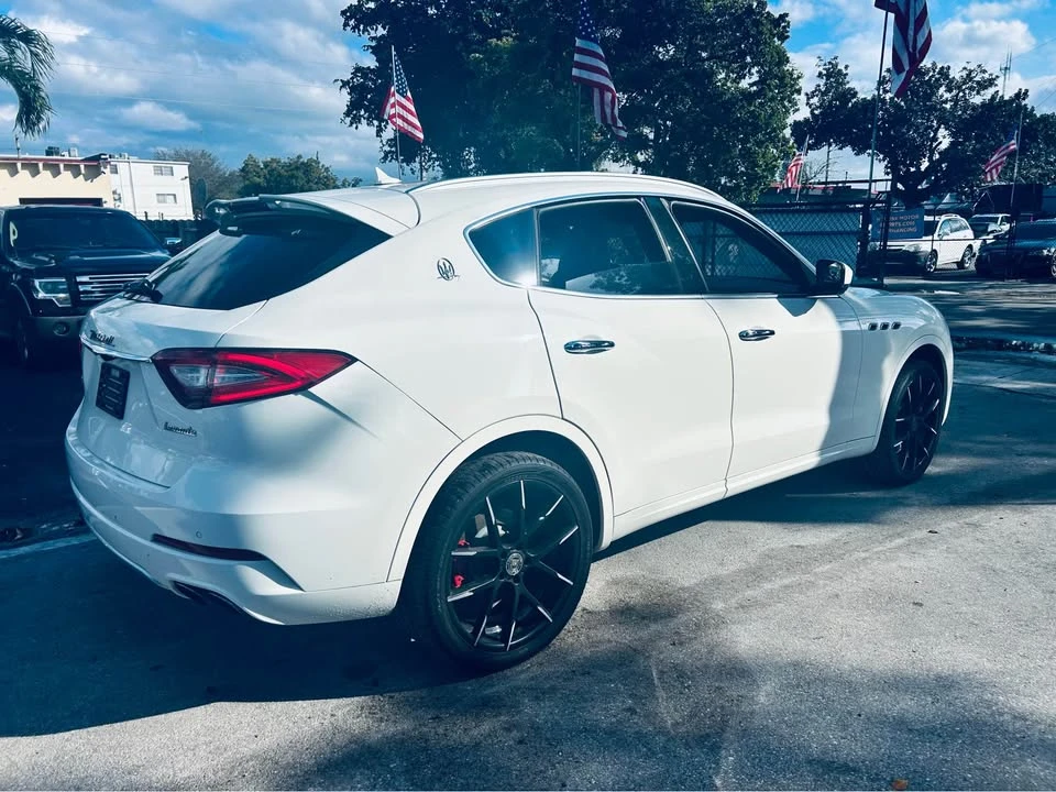 2017 Maserati Levante - Image 17 of 21