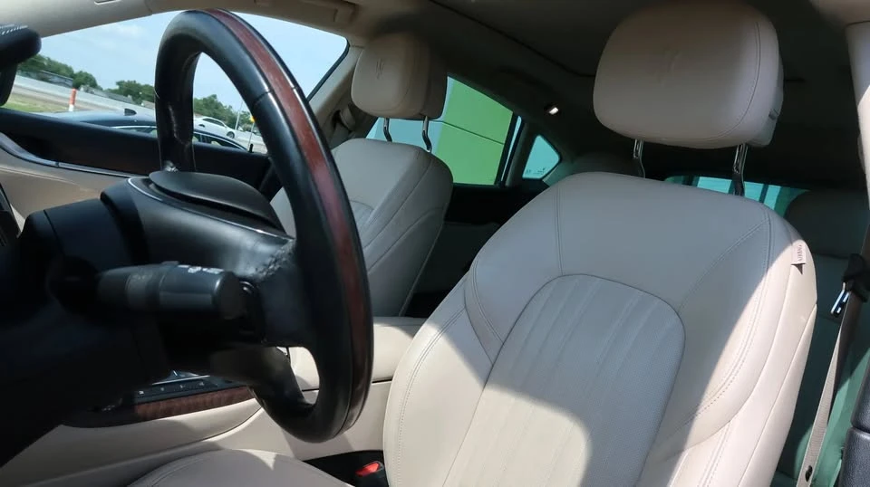 2017 Maserati Levante - Image 16 of 20