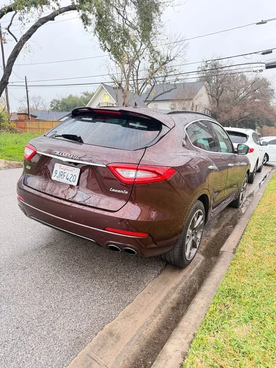 2017 Maserati Levante - Image 5 of 15