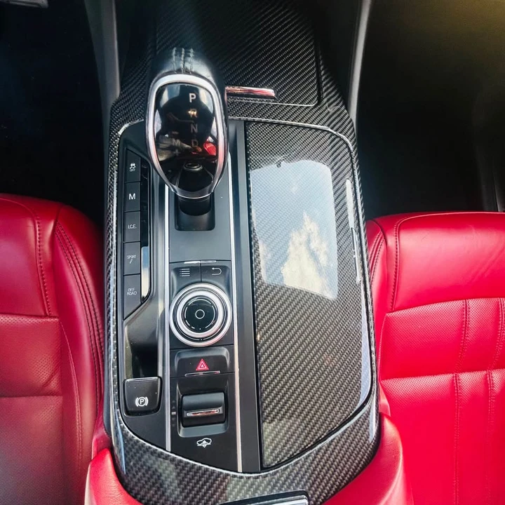 2017 Maserati Levante - Image 5 of 21
