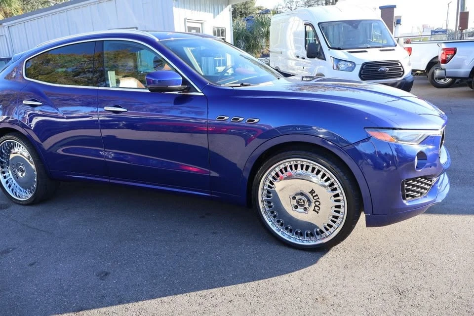 2017 Maserati Levante - Image 9 of 20