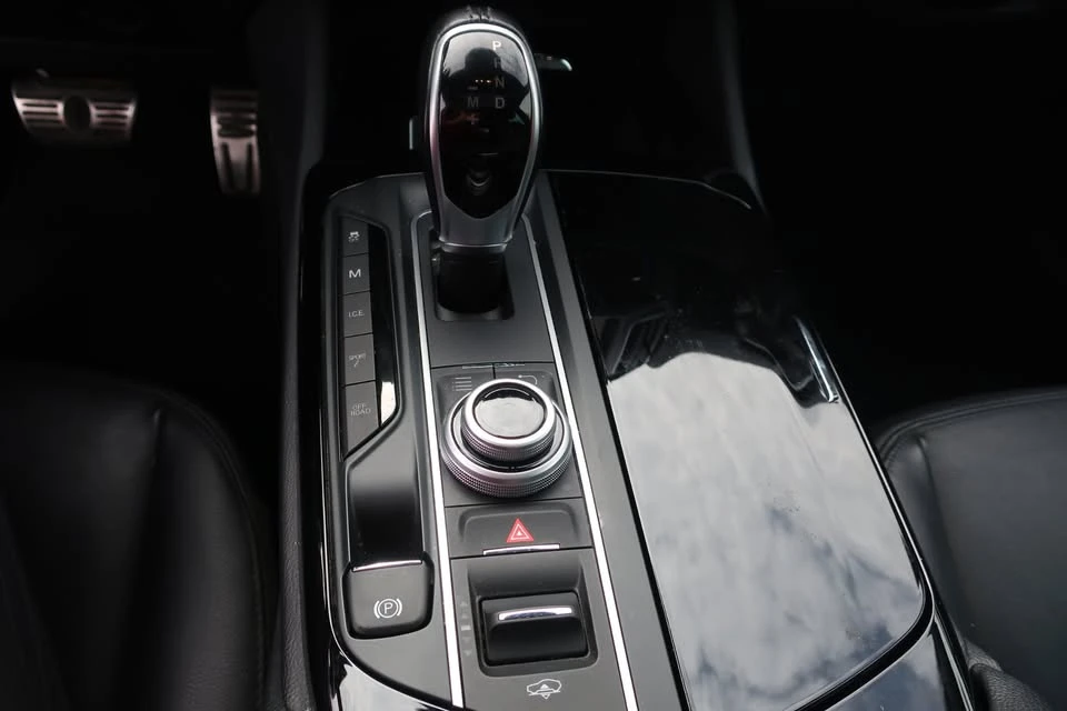 2017 Maserati Levante - Image 15 of 16