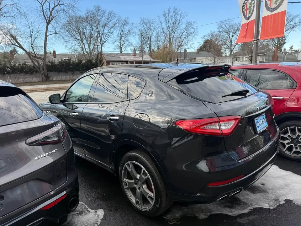 2017 Maserati Levante - Image 3 of 4
