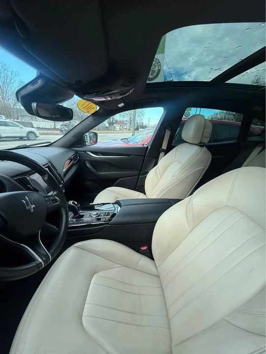 2017 Maserati Levante - Image 4 of 4