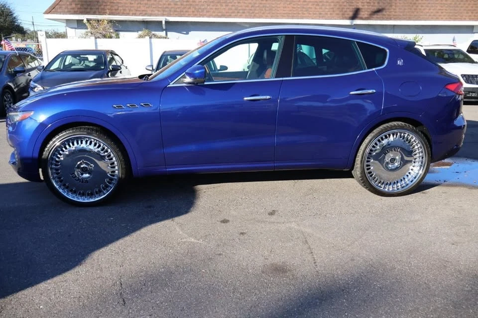 2017 Maserati Levante - Image 2 of 19