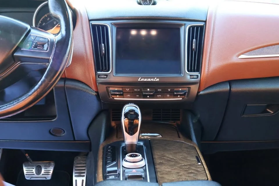 2017 Maserati Levante - Image 17 of 19
