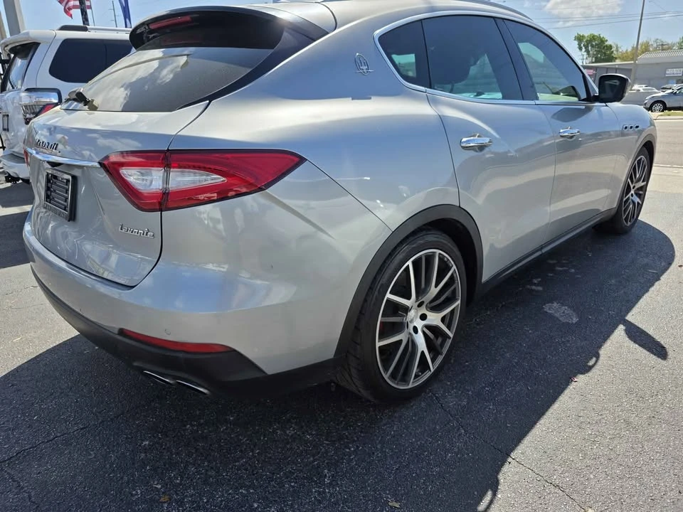2017 Maserati Levante - Image 6 of 12