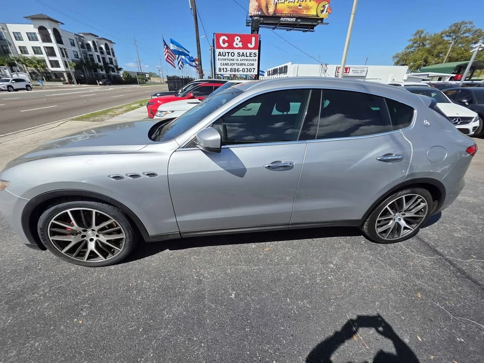 2017 Maserati Levante - Image 3 of 12