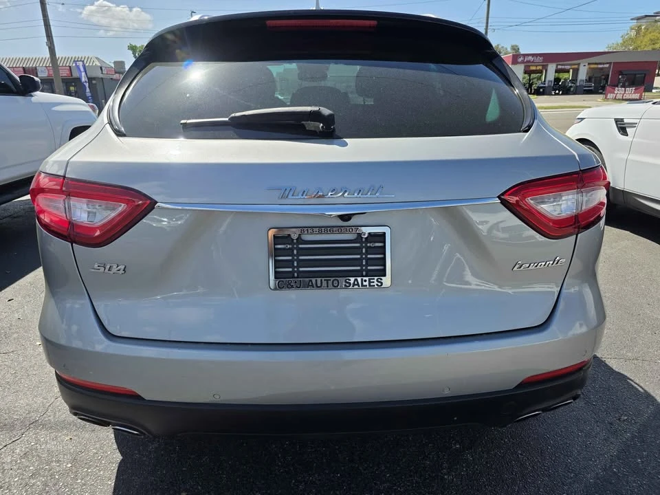 2017 Maserati Levante - Image 5 of 12