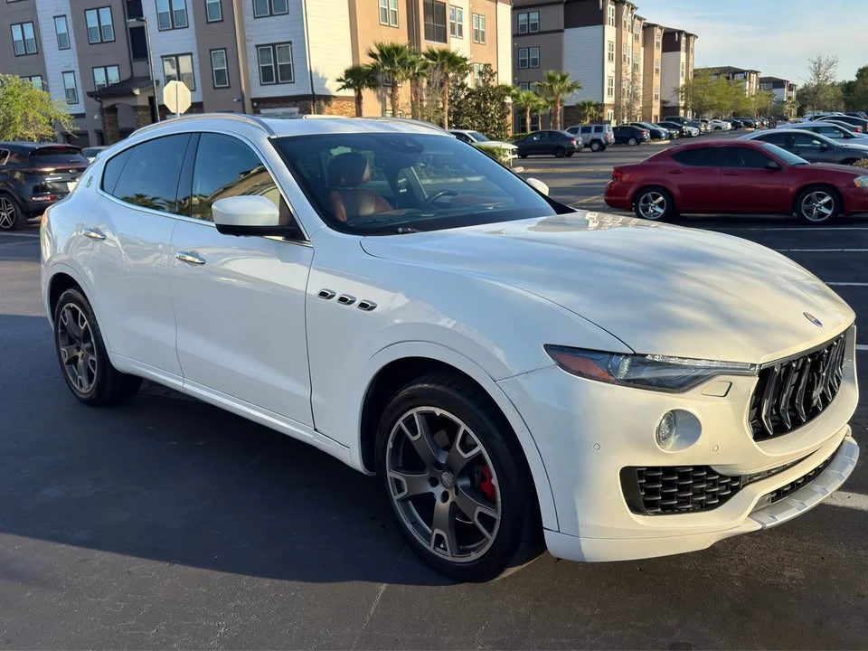 2017 Maserati Levante - Image 8 of 16