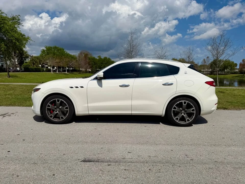 2017 Maserati Levante - Image 8 of 16