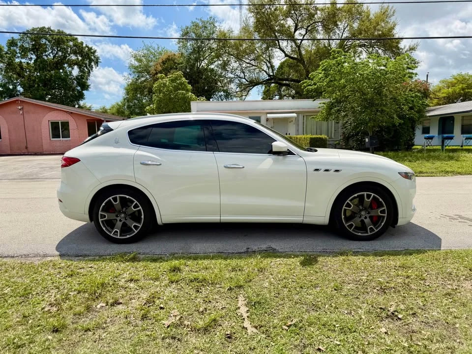 2017 Maserati Levante - Image 4 of 16