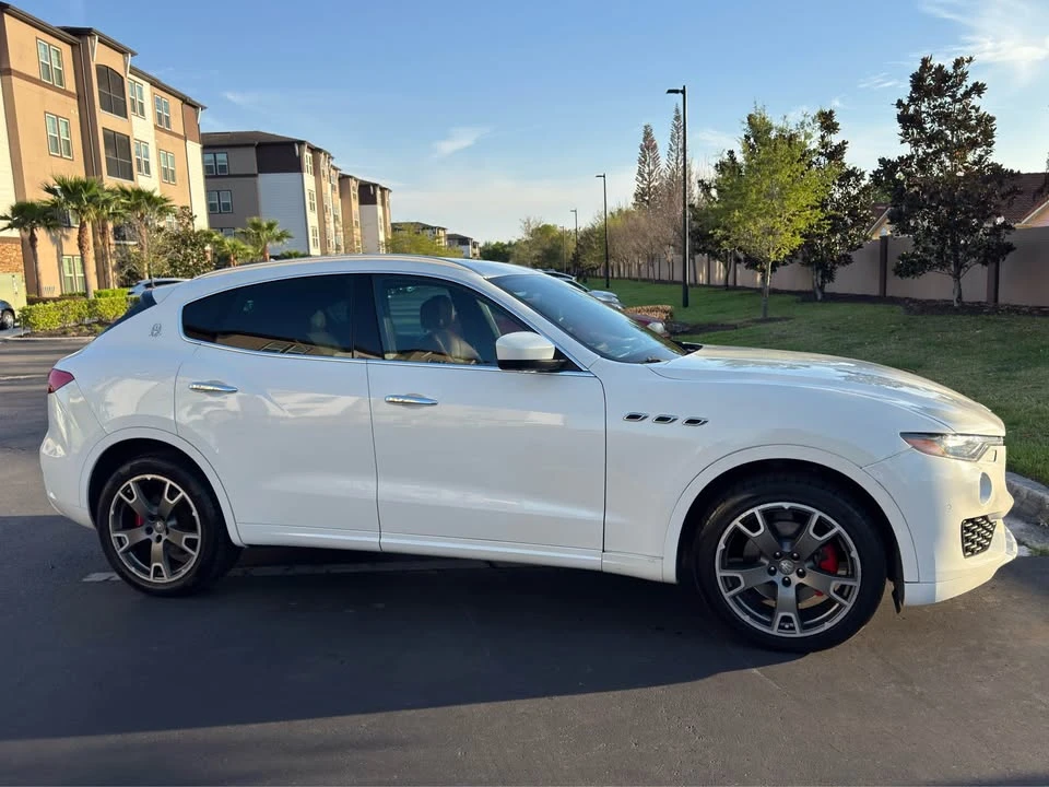 2017 Maserati Levante - Image 5 of 16