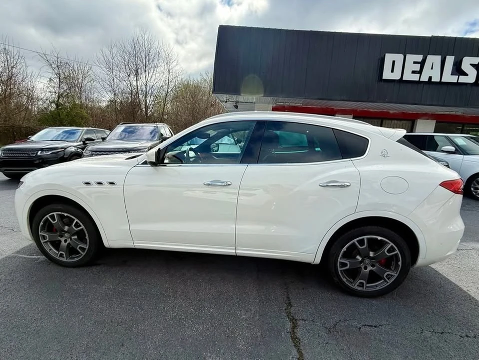 2017 Maserati Levante - Image 13 of 20