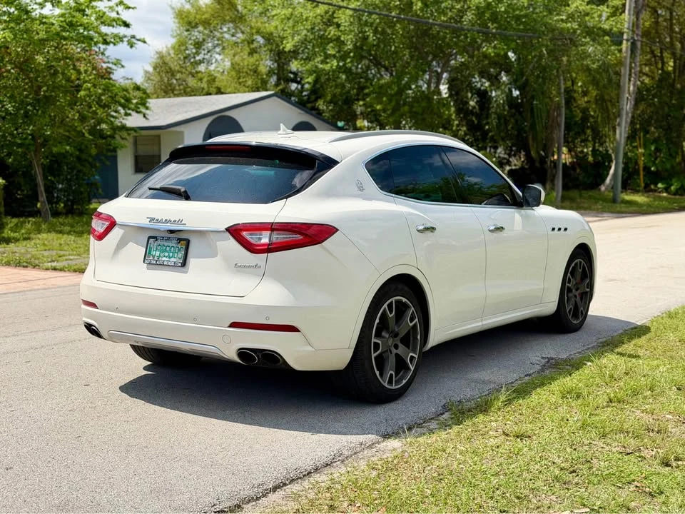 2017 Maserati Levante - Image 5 of 16